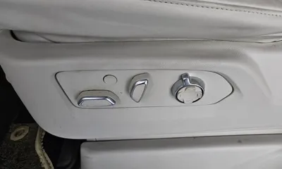 Cadillac Escalade 2023, 11852 км, за 72141.26 USD - фото 32