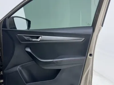 Skoda Karoq 2023, 38500 км, за 18149.77 USD - фото 27
