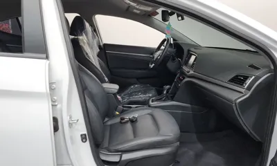 Hyundai Avante 2018, 38763 км, за 8905.93 USD - фото 26