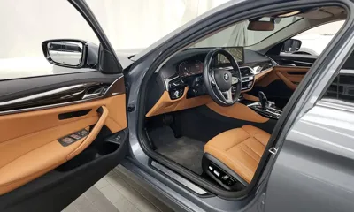 BMW 5-Series 2023, 27665 км, за 25449.52 USD - фото 10