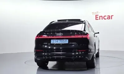 Audi e-tron 2022, 88326 км, за 31442.83 USD