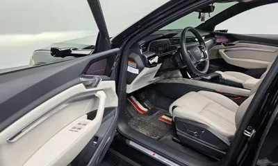 Audi e-tron 2022, 88326 км, за 31205.23 USD - фото 10