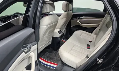 Audi e-tron 2022, 88326 км, за 31205.23 USD - фото 12