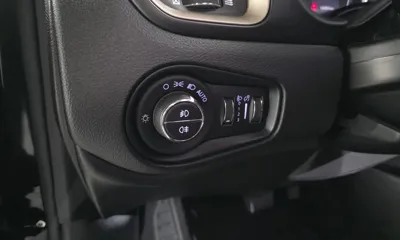 Jeep Renegade 2017, 105854 км, за 4525.62 USD - фото 18