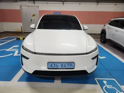 Tesla Model Y · 2026 год