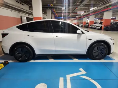 Tesla Model Y 2026, 500 км, за 22095.81 USD