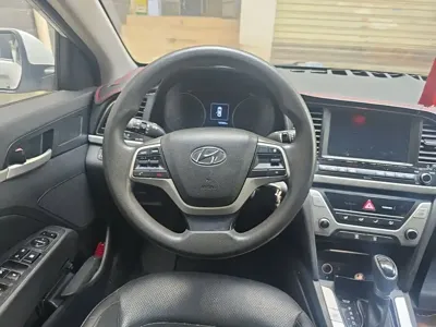 Hyundai Elantra 2018, 103400 км, за 4677.62 USD
