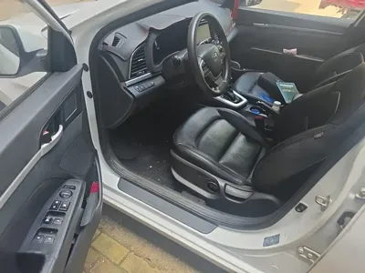 Hyundai Elantra 2018, 103400 км, за 4677.62 USD - фото 14
