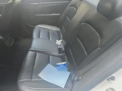 Hyundai Elantra 2018, 103400 км, за 4677.62 USD - фото 15
