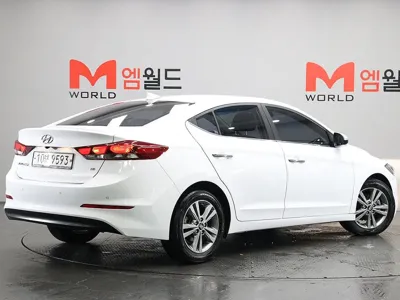 Hyundai Avante 2018, 62868 км, за 7947.89 USD