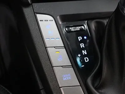 Hyundai Avante 2018, 62868 км, за 7947.89 USD - фото 10
