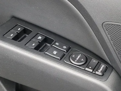 Hyundai Avante 2018, 62868 км, за 7947.89 USD - фото 12
