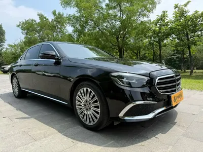 Mercedes-Benz E-Class 2021, 98000 км, за 30870.5 USD