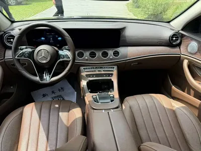 Mercedes-Benz E-Class 2021, 98000 км, за 30870.5 USD