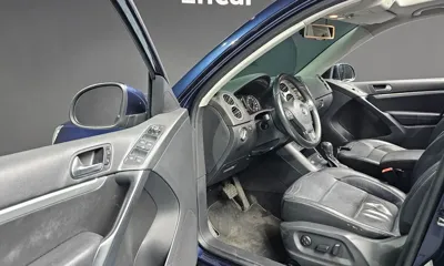 Volkswagen Tiguan 2013, 176801 км, за 3841.89 USD - фото 12