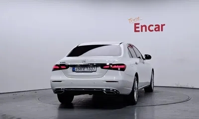 Mercedes-Benz E-Class 2023, 33893 км, за 29470.17 USD