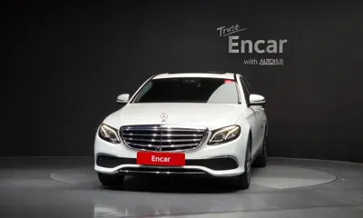 Mercedes-Benz E-Class 2018, 66383 км, за 15229.09 USD