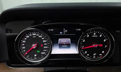 Mercedes-Benz E-Class 2018, 66383 км, за 15229.09 USD - фото 8