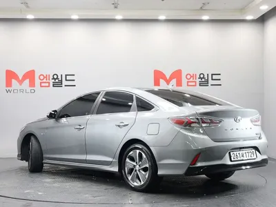Hyundai Sonata 2018, 97915 км, за 7734.01 USD