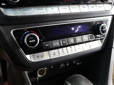 Hyundai Sonata 2018, 97915 км, за 7734.01 USD - фото 11