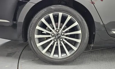 Kia K7 2013, 105856 км, за 4096.46 USD