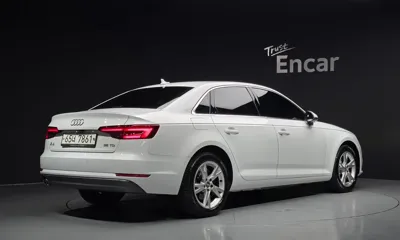 Audi A4 2018, 72088 км, за 10726.12 USD