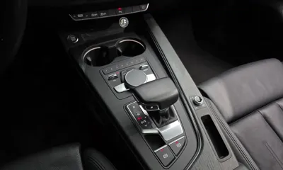 Audi A4 2018, 72088 км, за 10726.12 USD - фото 9