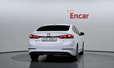 Hyundai Avante 2018, 65824 км, за 7670.8 USD