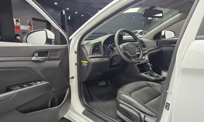Hyundai Avante 2018, 65824 км, за 7670.8 USD - фото 10