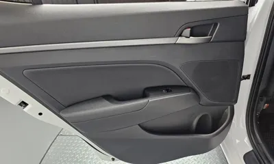 Hyundai Avante 2018, 65824 км, за 7670.8 USD - фото 25