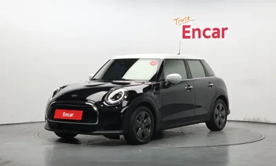 MINI Cooper · 2023 год