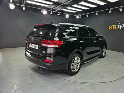 Kia Sorento 2017, 146115 км, за 9058.68 USD