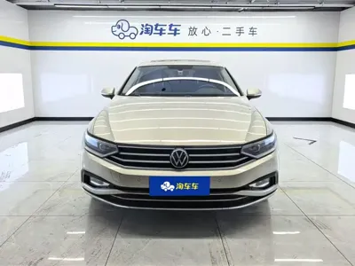 Volkswagen Magotan 2021, 70100 км, за 16009.11 USD