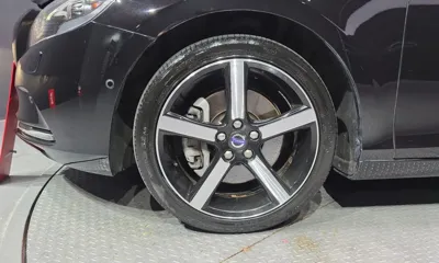 Volvo V40 2016, 54661 км, за 9787.17 USD