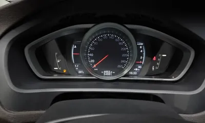 Volvo V40 2016, 54661 км, за 9787.17 USD - фото 8