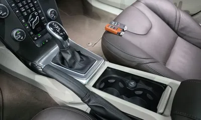 Volvo V40 2016, 54661 км, за 9787.17 USD - фото 9