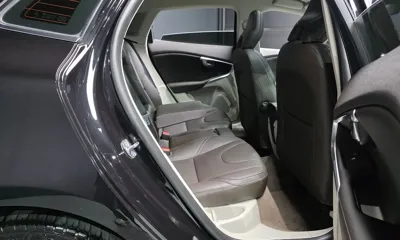 Volvo V40 2016, 54661 км, за 9787.17 USD - фото 12