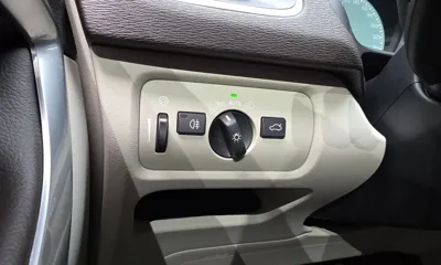 Volvo V40 2016, 54661 км, за 9787.17 USD - фото 14
