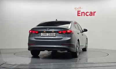 Hyundai Avante 2018, 91287 км, за 6739.35 USD