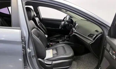 Hyundai Avante 2018, 91287 км, за 6739.35 USD - фото 10