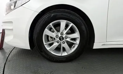 Kia K5 2017, 109174 км, за 5844.11 USD