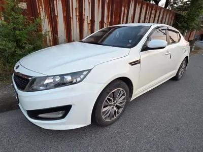 Kia K5 2013, 119000 км, за 2345.28 USD