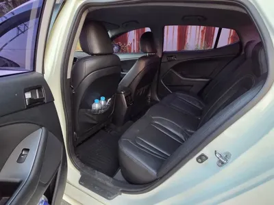 Kia K5 2013, 119000 км, за 2345.28 USD