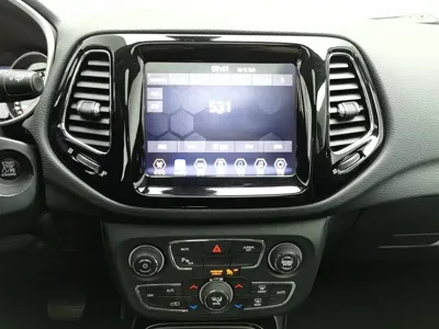 Jeep Compass 2020, 55400 км, за 7769.13 USD - фото 12
