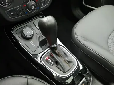 Jeep Compass 2020, 55400 км, за 7769.13 USD - фото 13