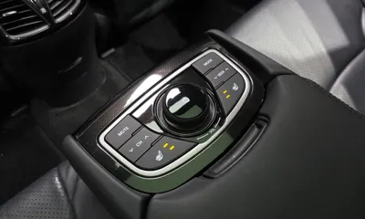 Hyundai Grandeur 2017, 73307 км, за 6840.39 USD - фото 19