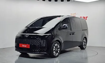 Hyundai Staria · 2023 год