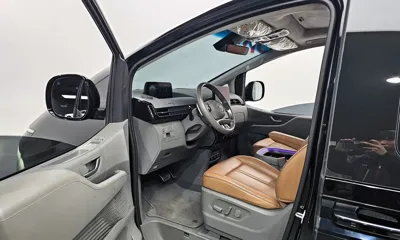 Hyundai Staria 2023, 28545 км, за 29532.62 USD - фото 10