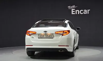 Kia K5 2012, 157040 км, за 3938.56 USD