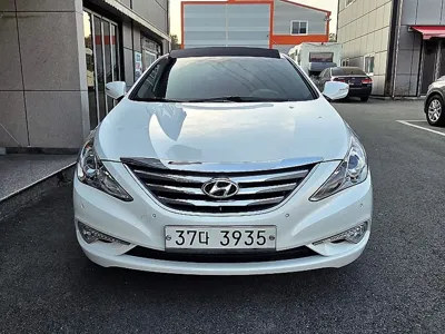 Hyundai Sonata 2013, 201558 км, за 3171.46 USD